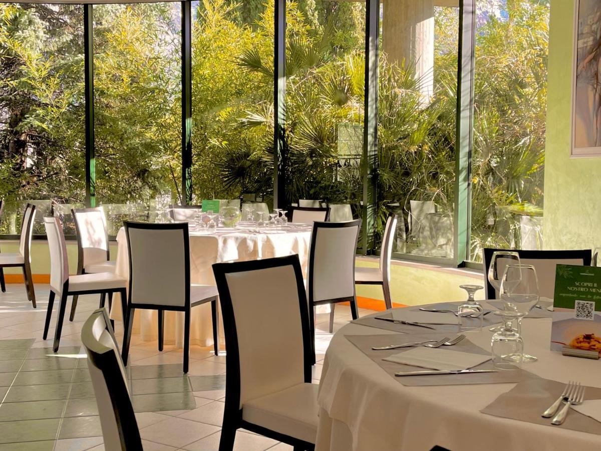 Hotel Santacroce Meeting ซุลโมนา ภายนอก รูปภาพ