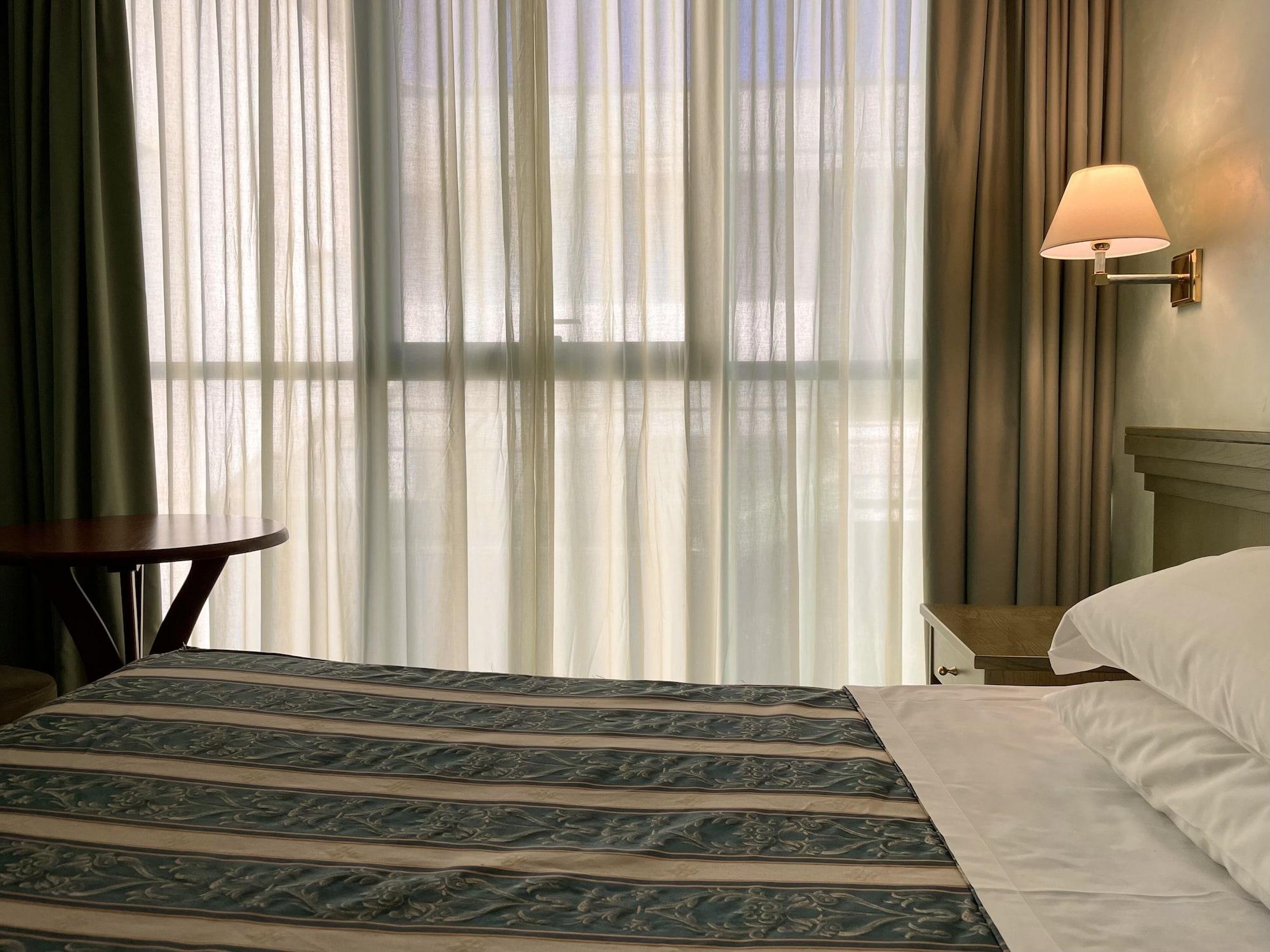 Hotel Santacroce Meeting ซุลโมนา ภายนอก รูปภาพ