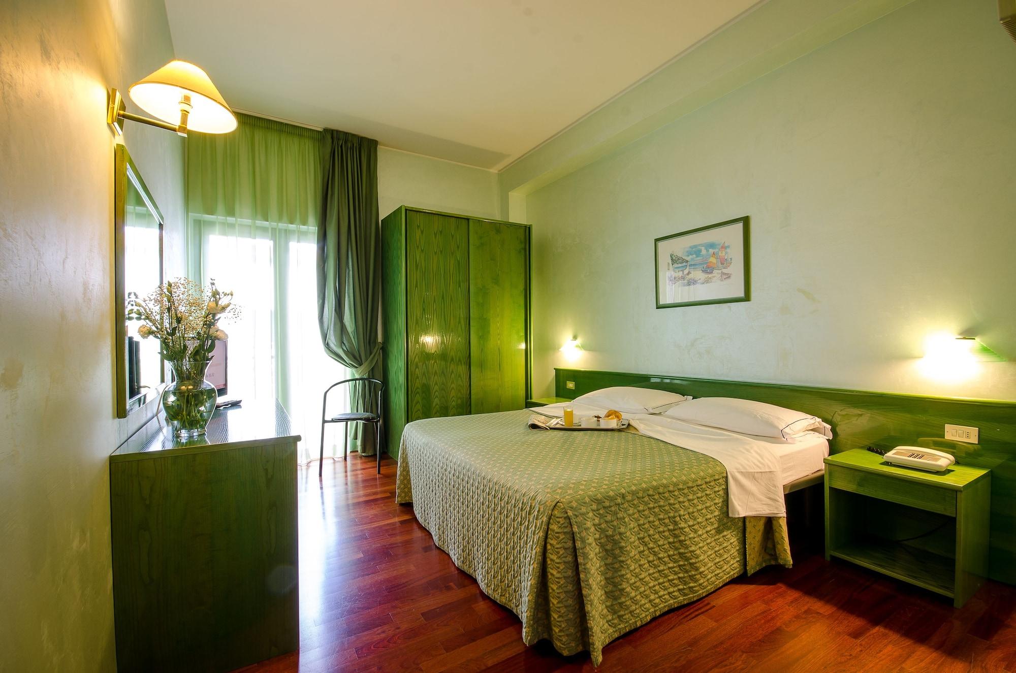 Hotel Santacroce Meeting ซุลโมนา ภายนอก รูปภาพ
