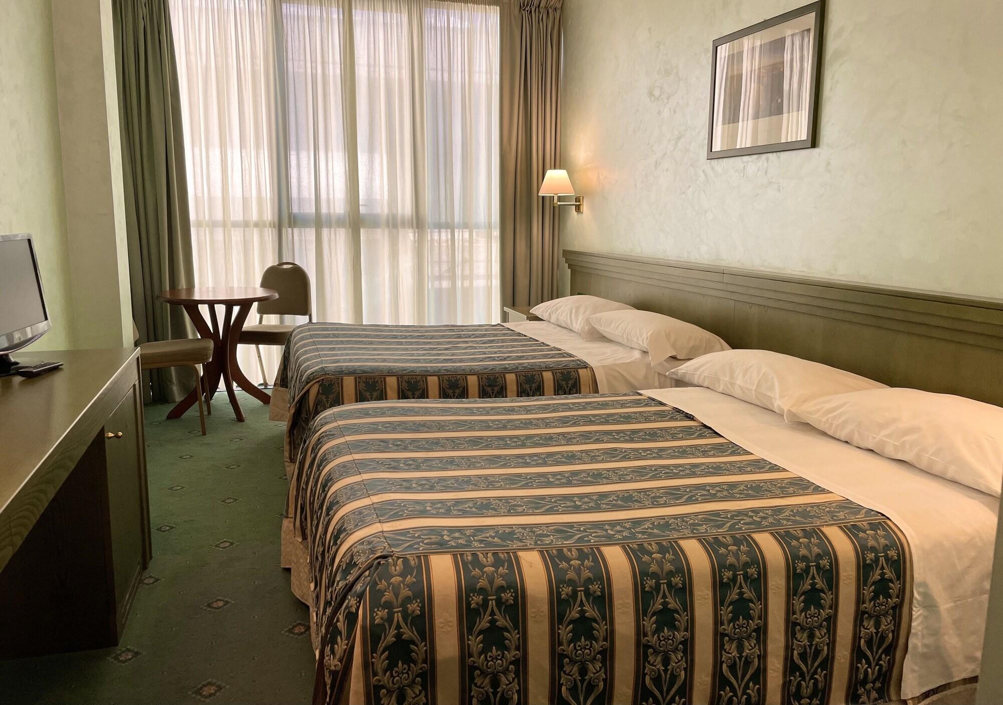 Hotel Santacroce Meeting ซุลโมนา ภายนอก รูปภาพ