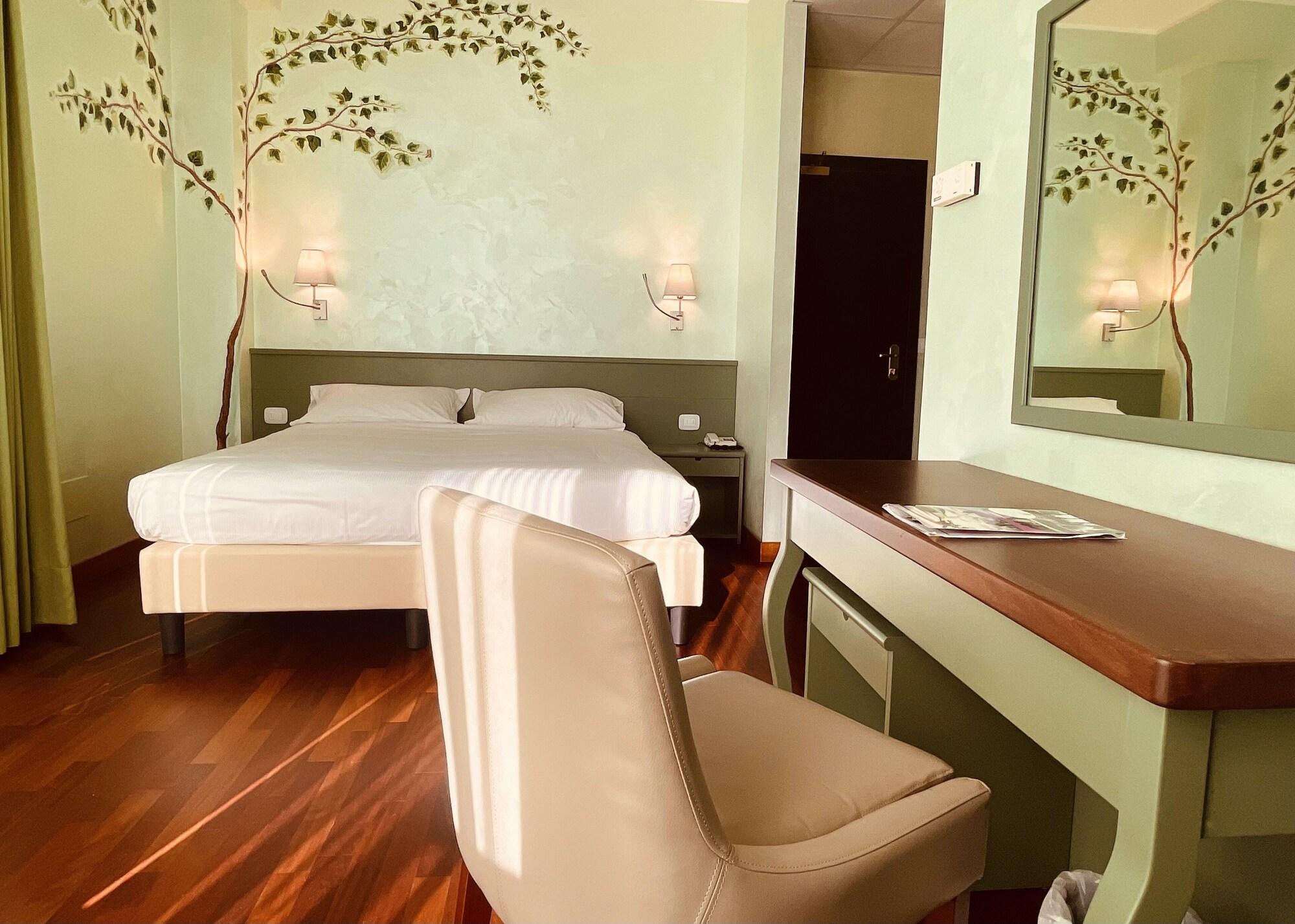 Hotel Santacroce Meeting ซุลโมนา ภายนอก รูปภาพ