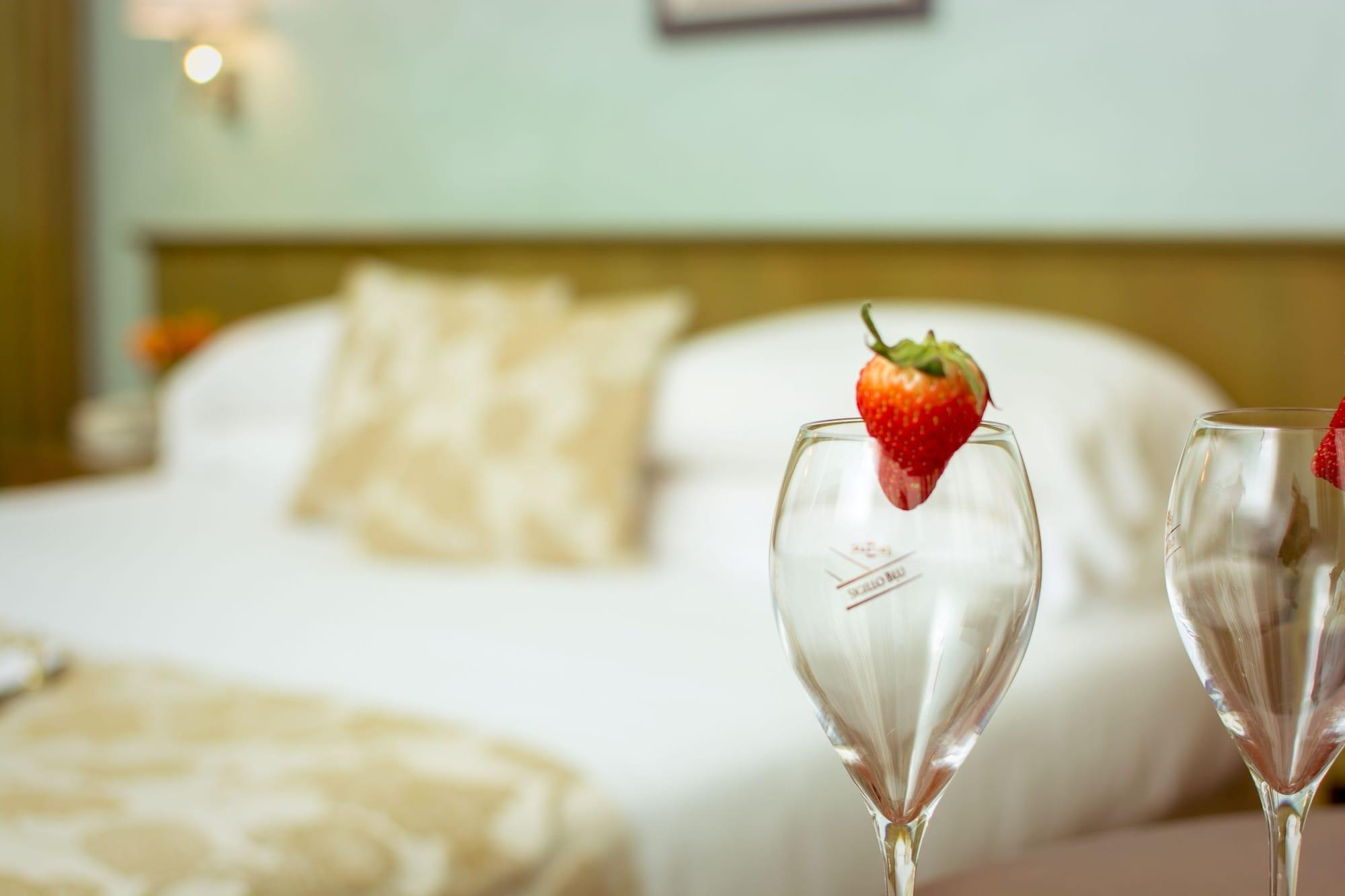 Hotel Santacroce Meeting ซุลโมนา ภายนอก รูปภาพ
