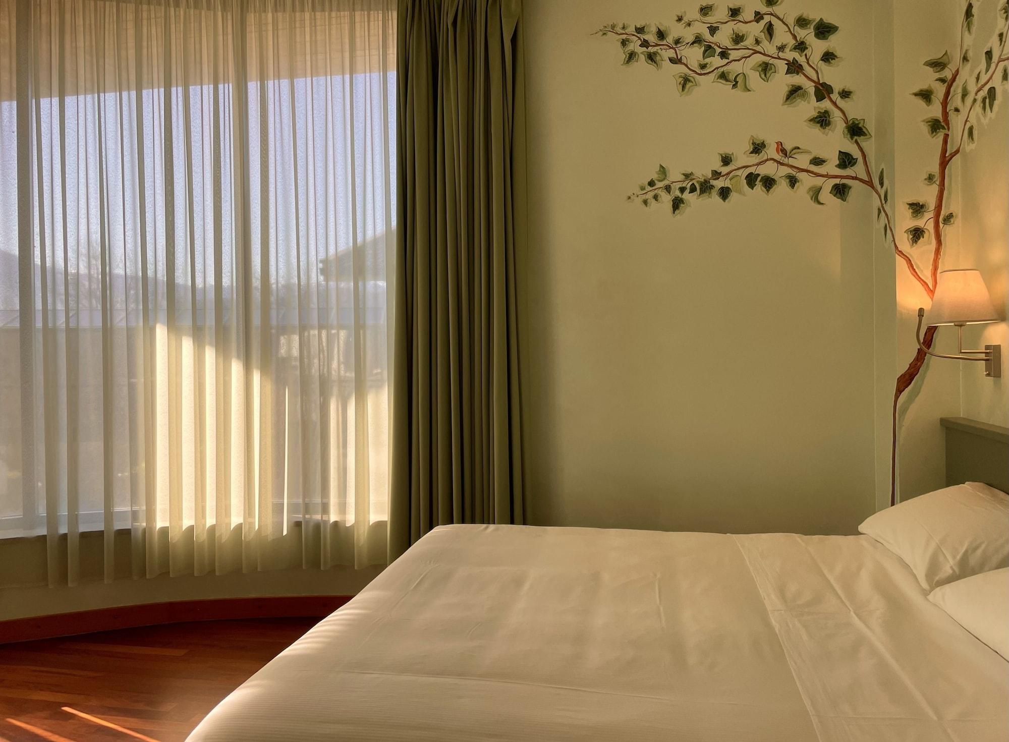 Hotel Santacroce Meeting ซุลโมนา ภายนอก รูปภาพ