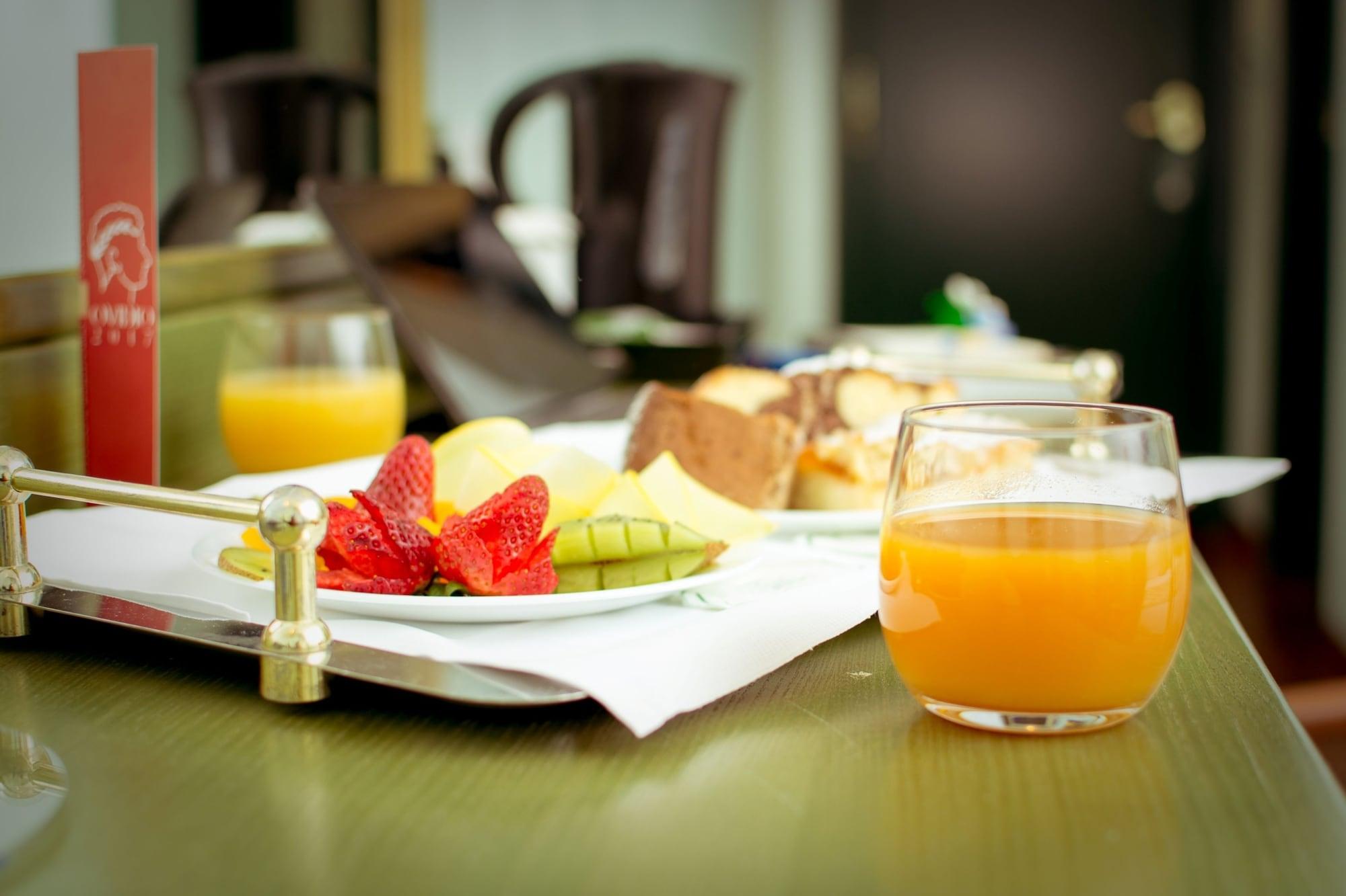 Hotel Santacroce Meeting ซุลโมนา ภายนอก รูปภาพ