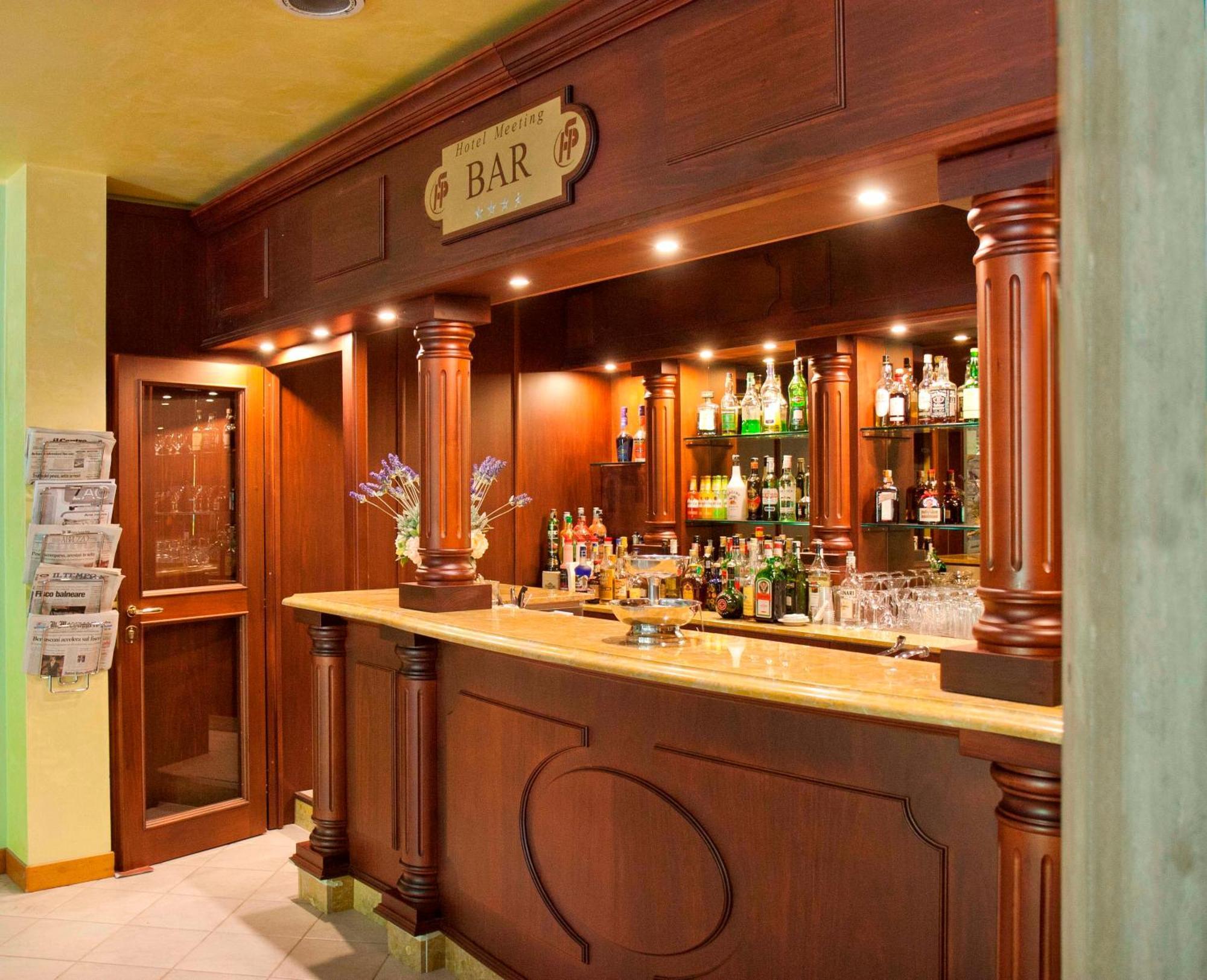 Hotel Santacroce Meeting ซุลโมนา ภายนอก รูปภาพ