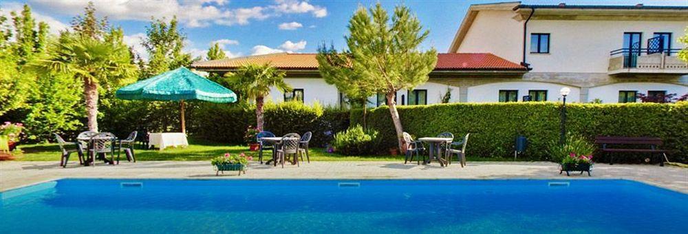 Hotel Santacroce Meeting ซุลโมนา ภายนอก รูปภาพ