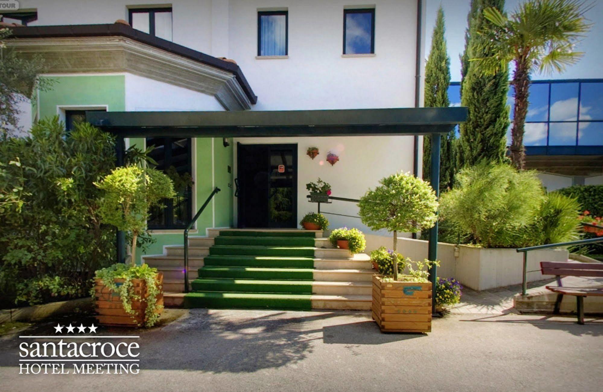 Hotel Santacroce Meeting ซุลโมนา ภายนอก รูปภาพ