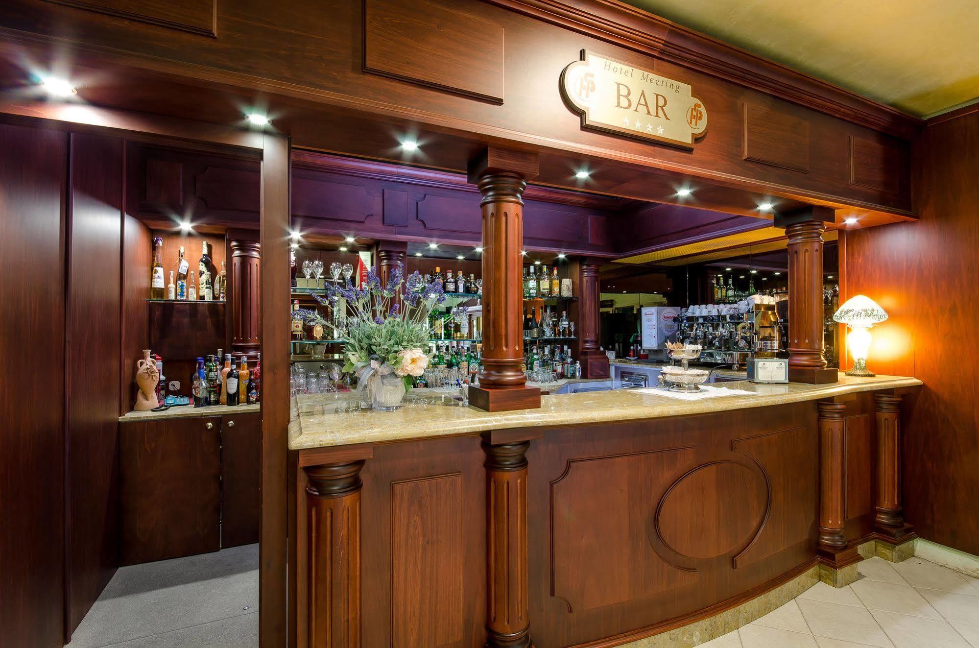 Hotel Santacroce Meeting ซุลโมนา ภายนอก รูปภาพ